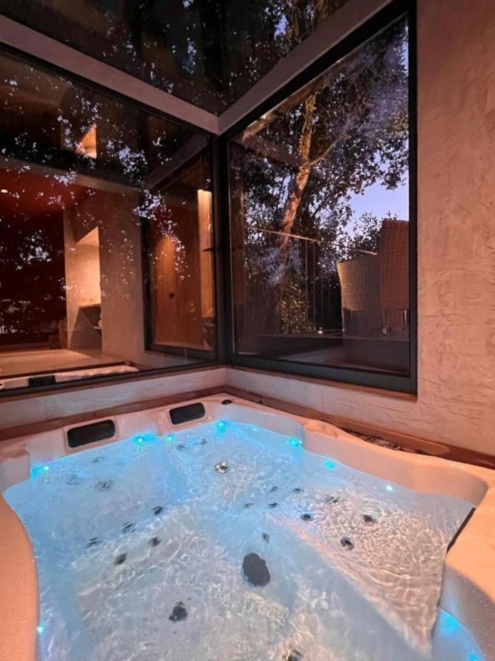 Deluxe Bungalow private Jacuzzi